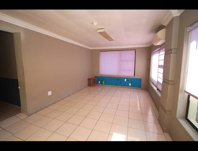 4 BEDROOM HOUSE TO LET IN ESSEXWOLD